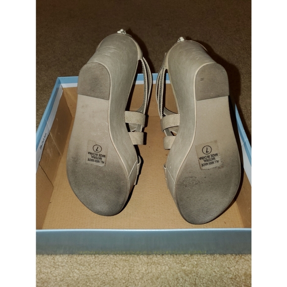 Nude Wedges - Picture 4 of 5